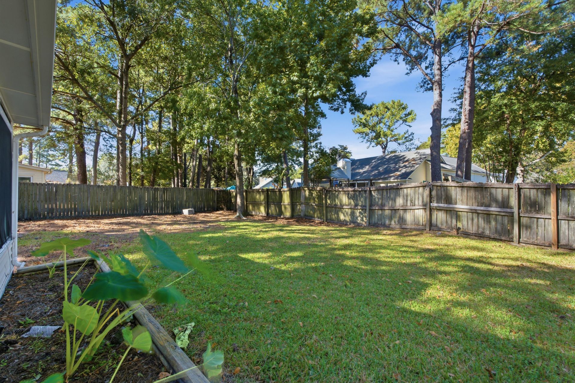 117 Saint Awdry Street Photo 48