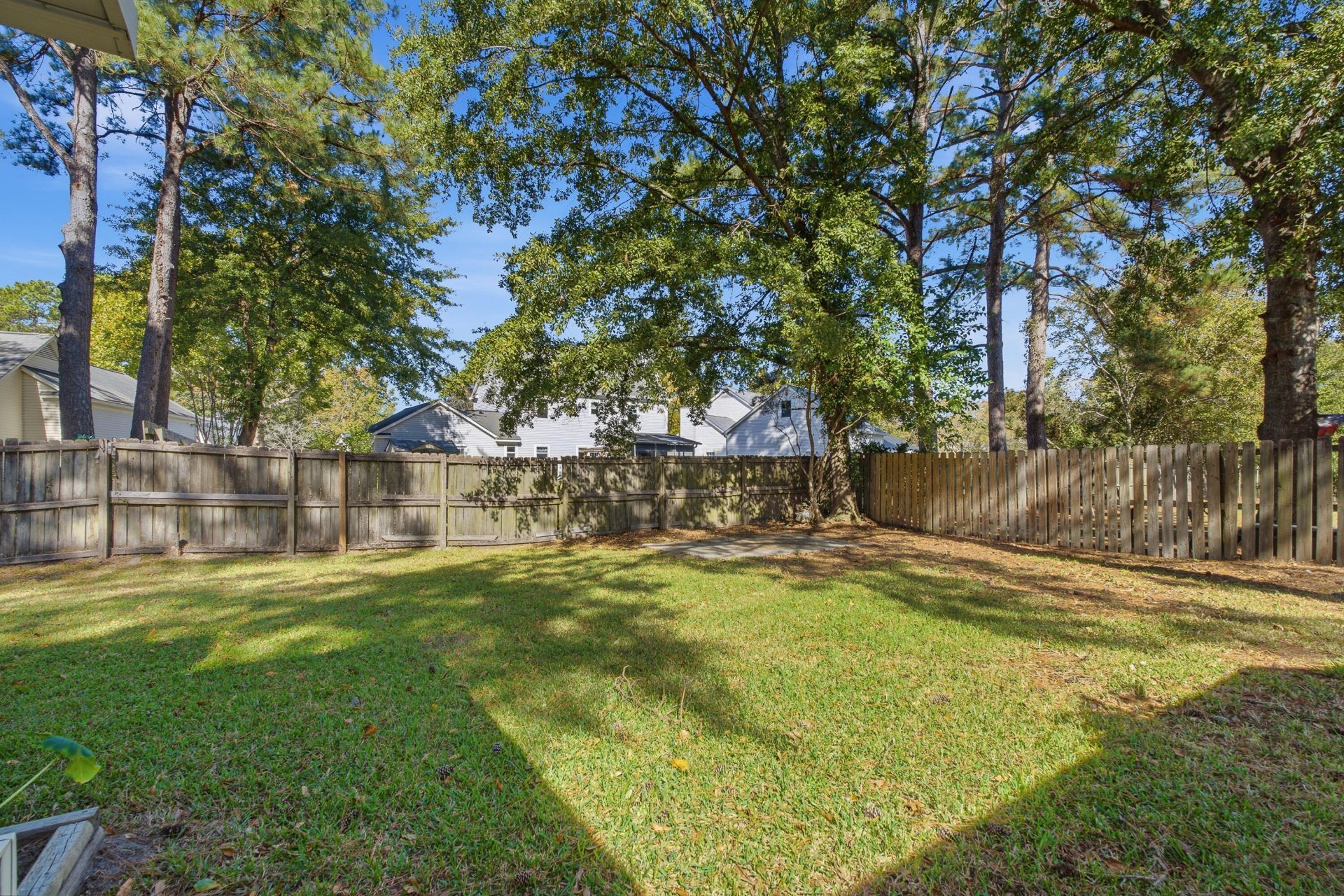 117 Saint Awdry Street Photo 49