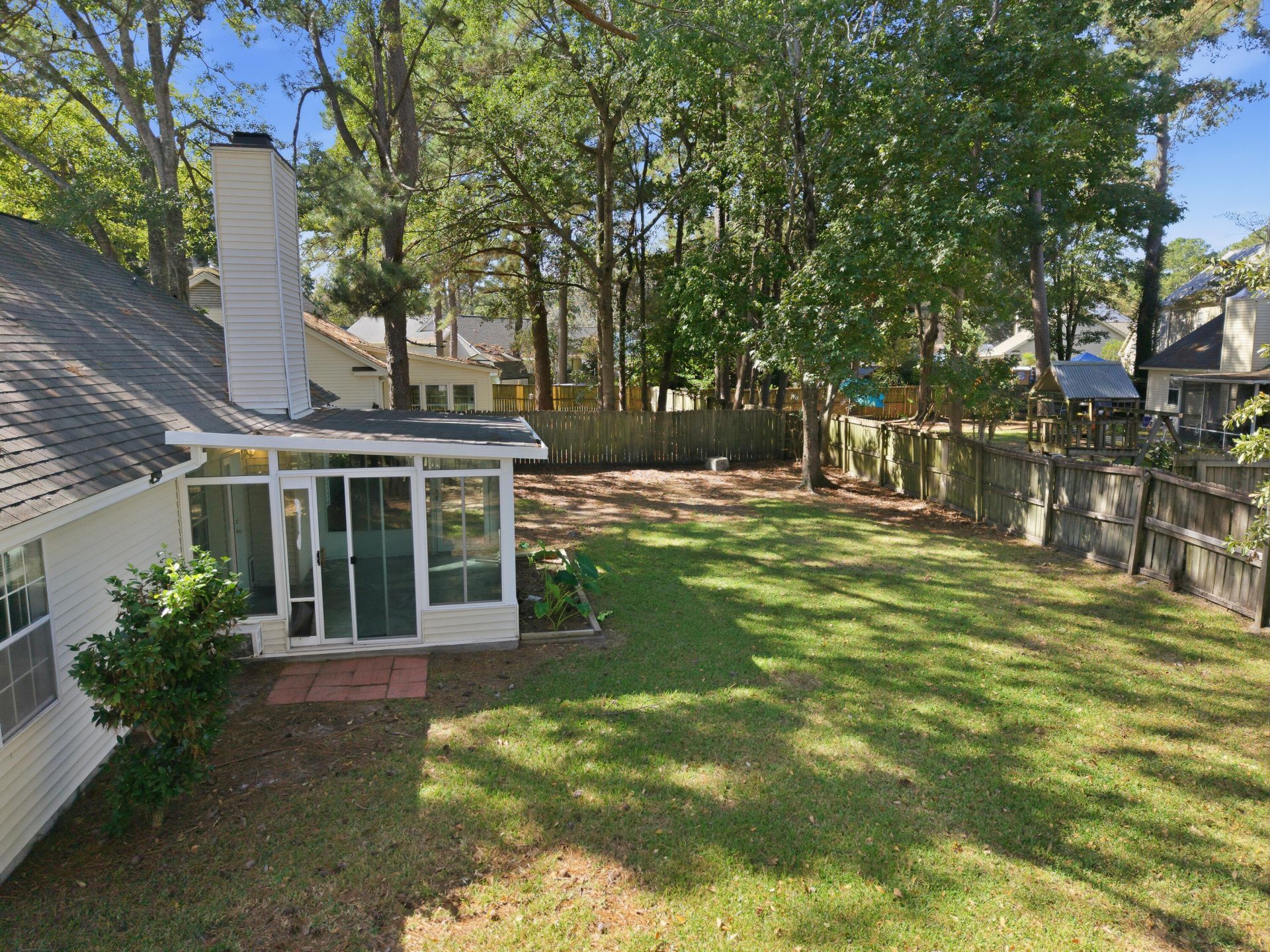 117 Saint Awdry Street Photo 55