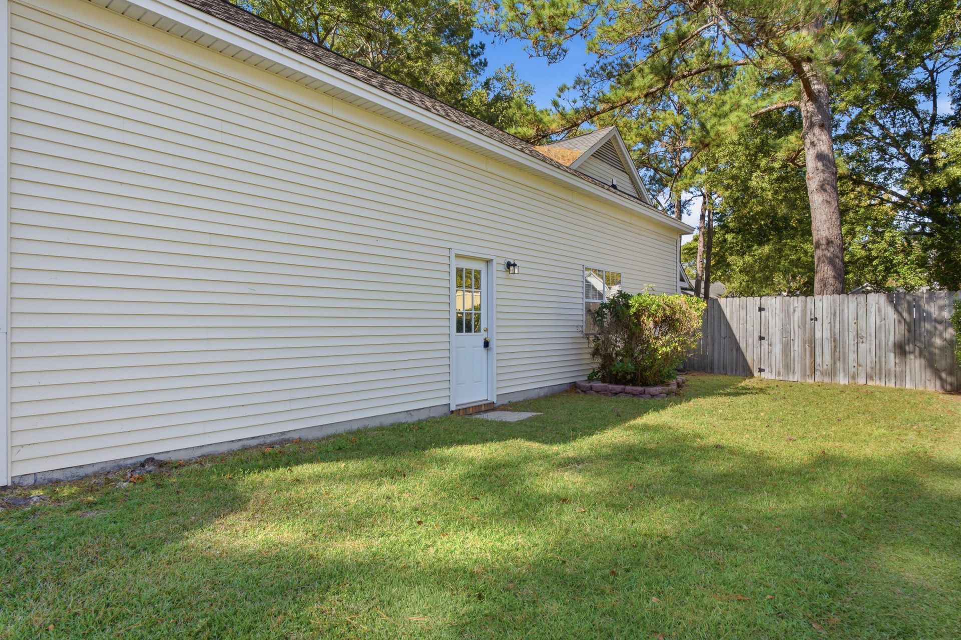 117 Saint Awdry Street Photo 58