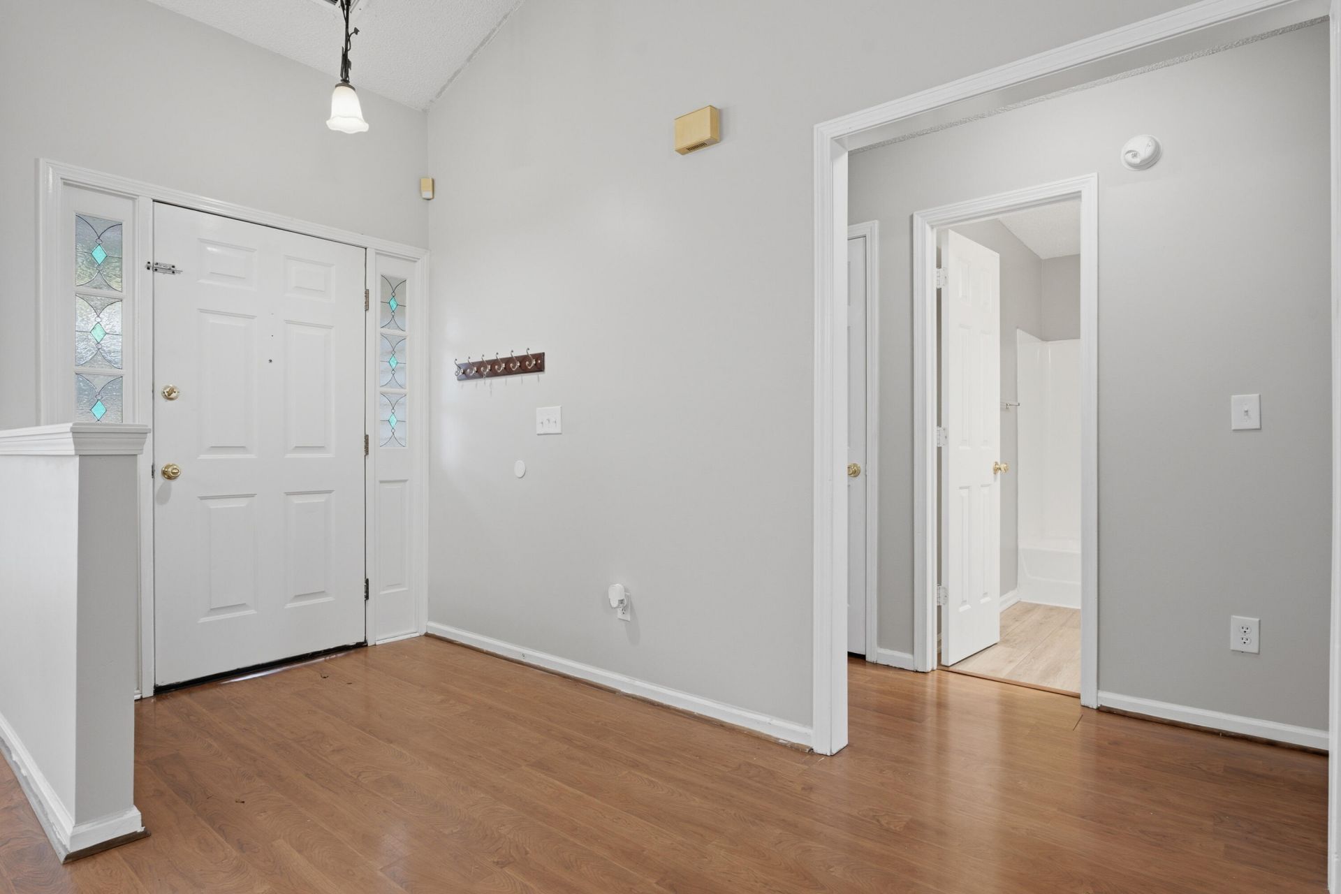 117 Saint Awdry Street Photo 6