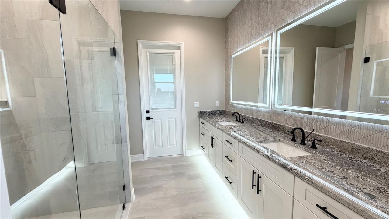 17933 SW 66th Place , Dunnellon, FL 34432 Photo