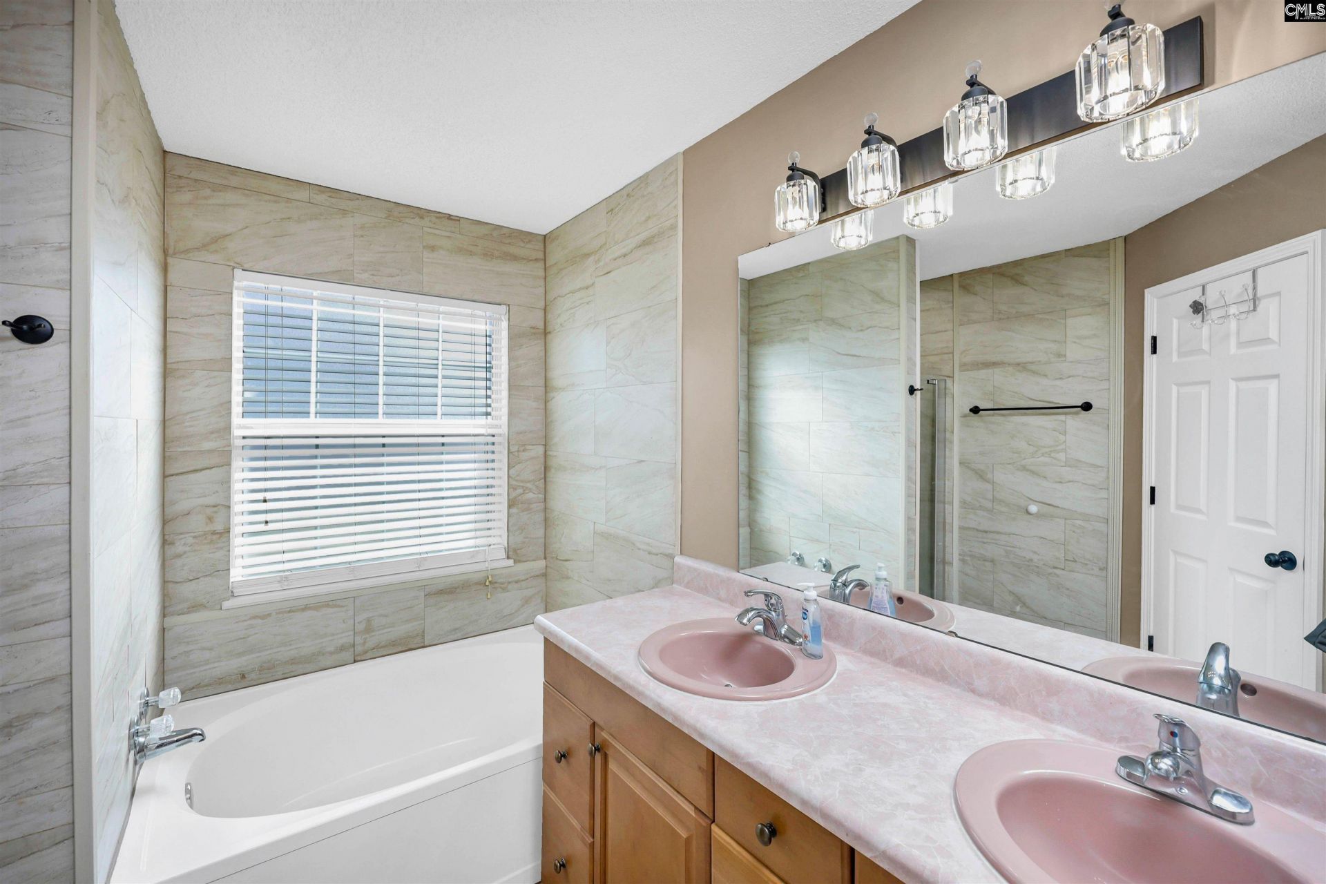 206 Glen Rose Circle  Photo 7
