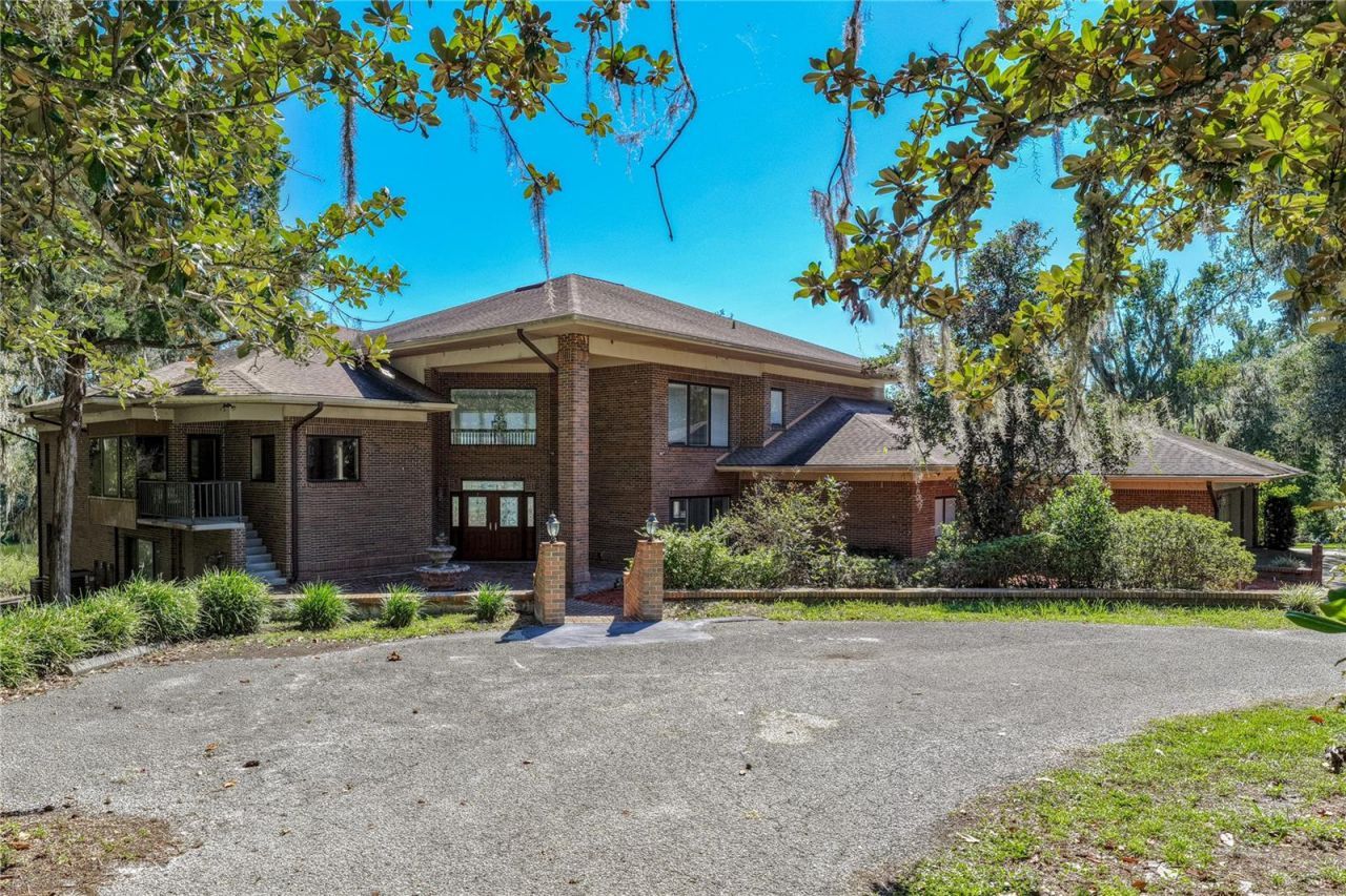 18728 Lake Iola Road, Dade City, FL 33523 Photo