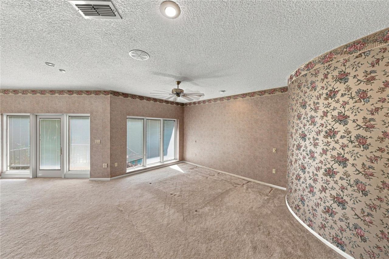 18728 Lake Iola Road, Dade City, FL 33523 Photo