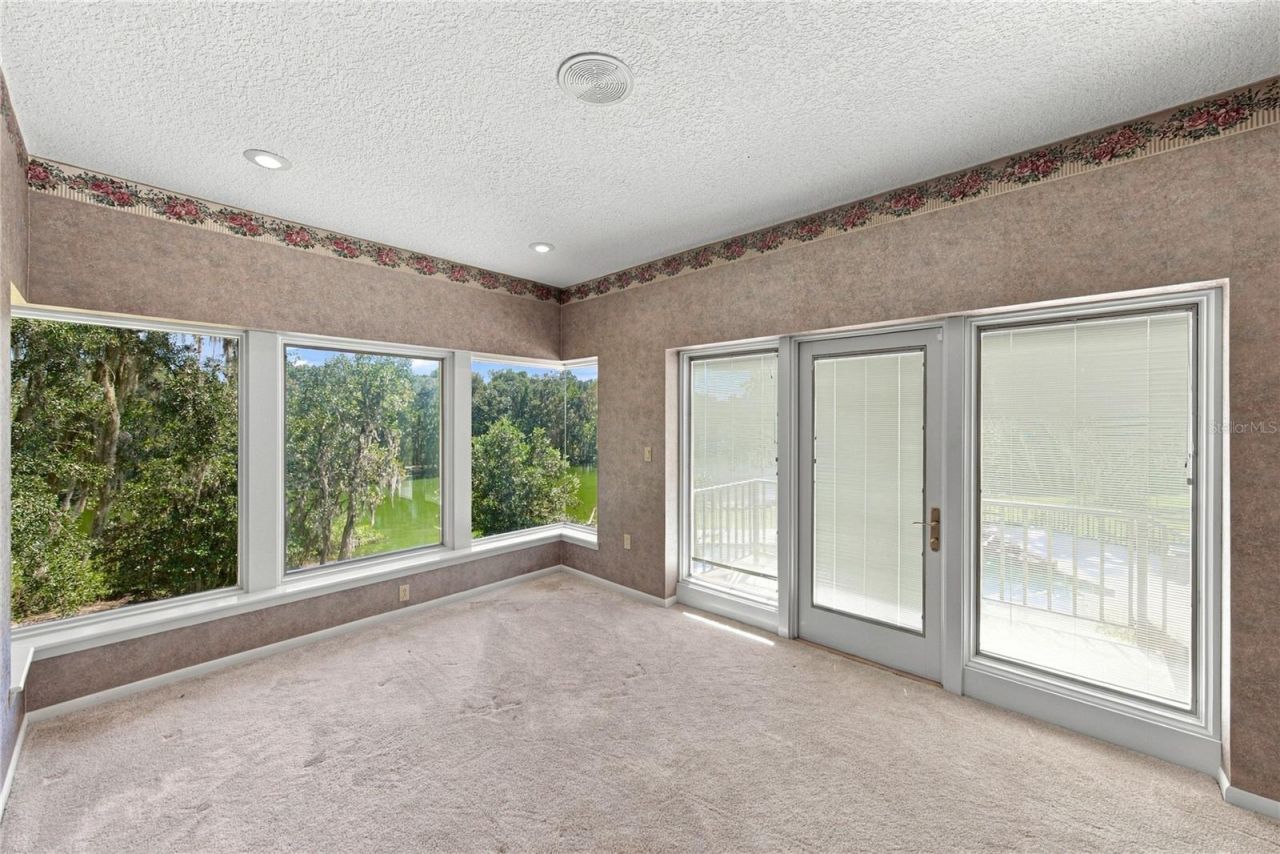 18728 Lake Iola Road, Dade City, FL 33523 Photo