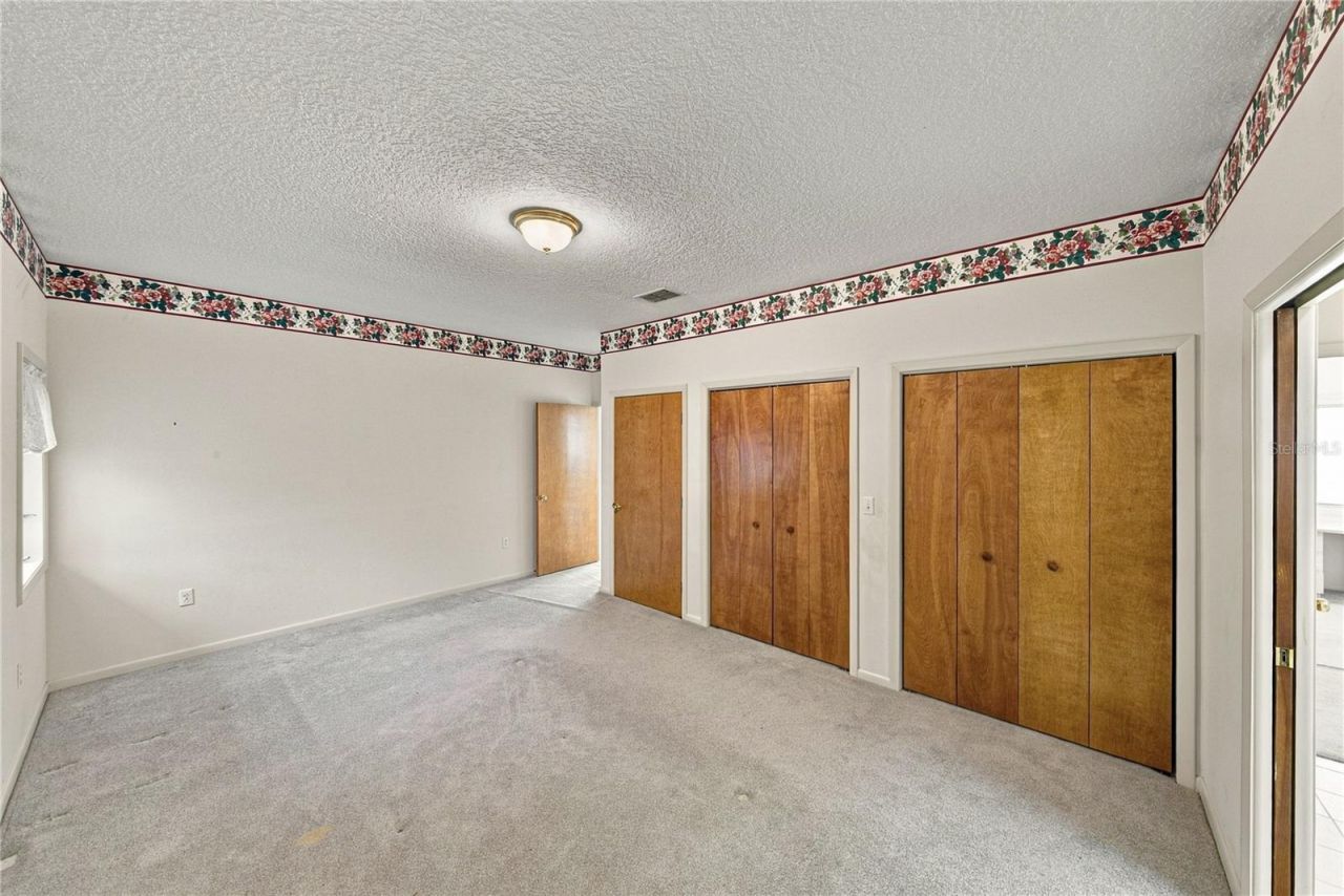 18728 Lake Iola Road, Dade City, FL 33523 Photo