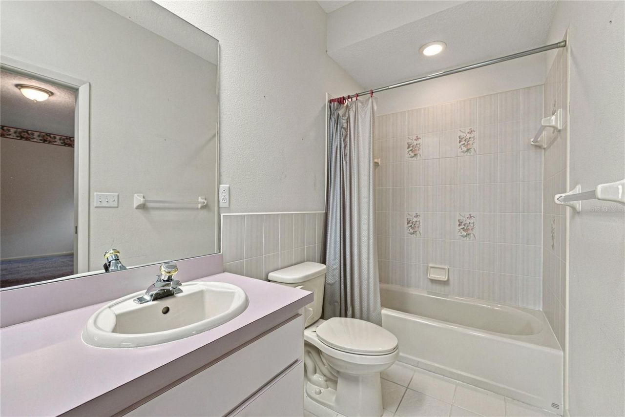 18728 Lake Iola Road, Dade City, FL 33523 Photo