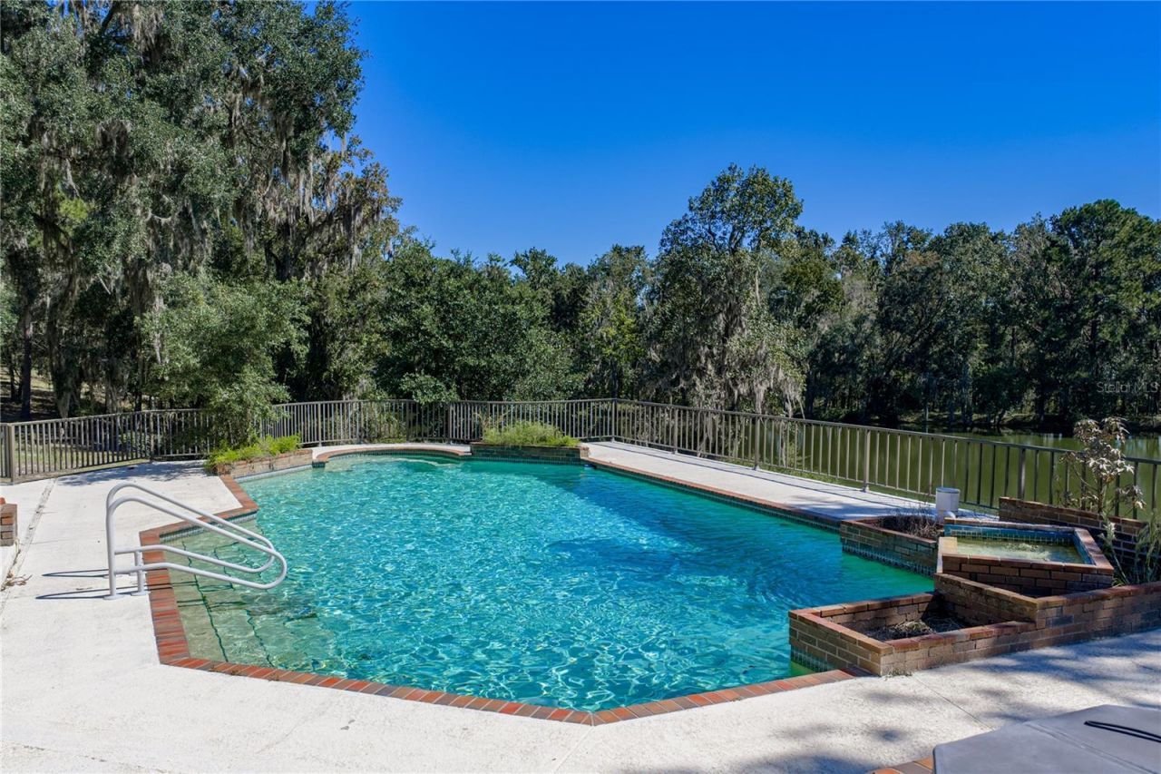 18728 Lake Iola Road, Dade City, FL 33523 Photo