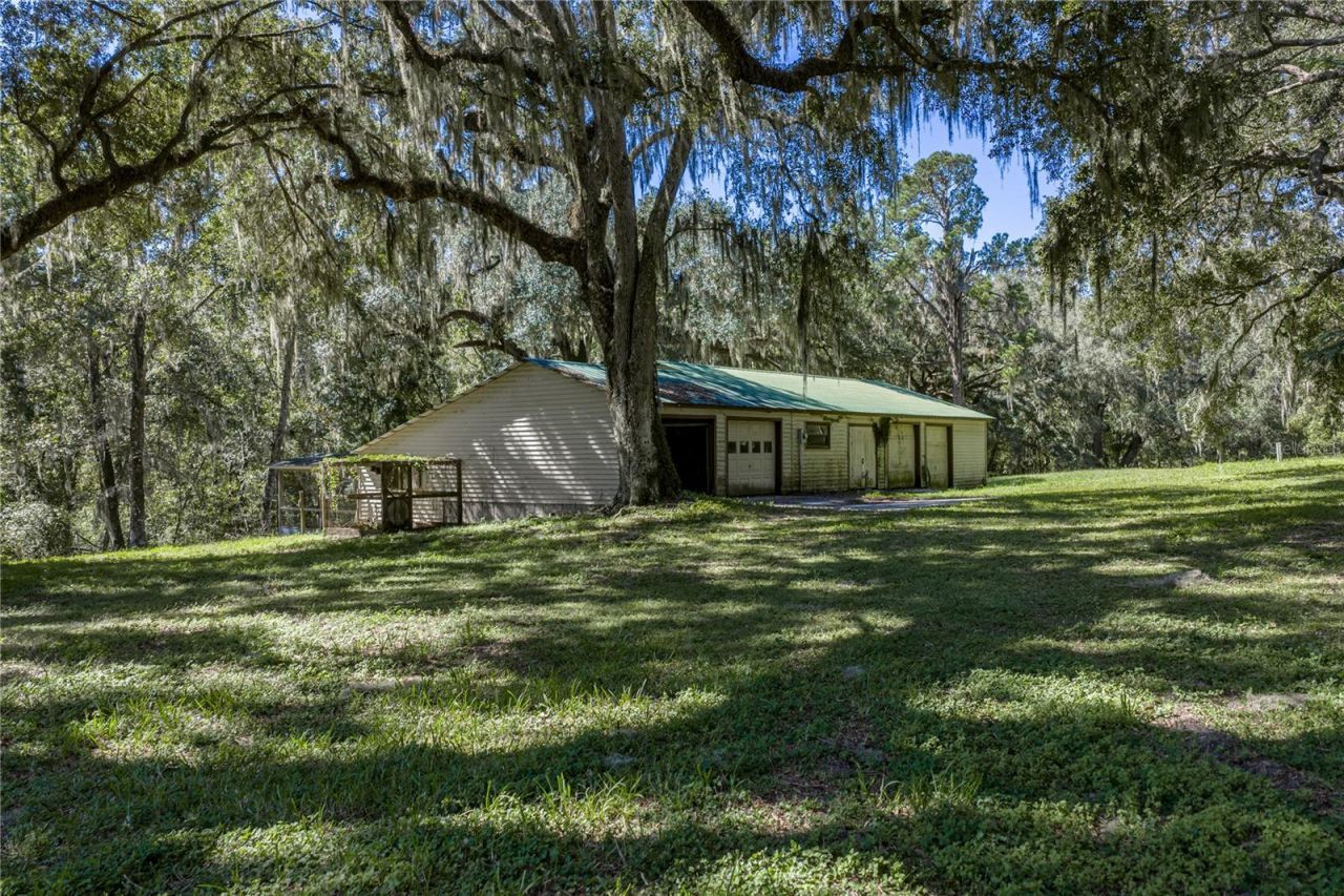 18728 Lake Iola Road, Dade City, FL 33523 Photo