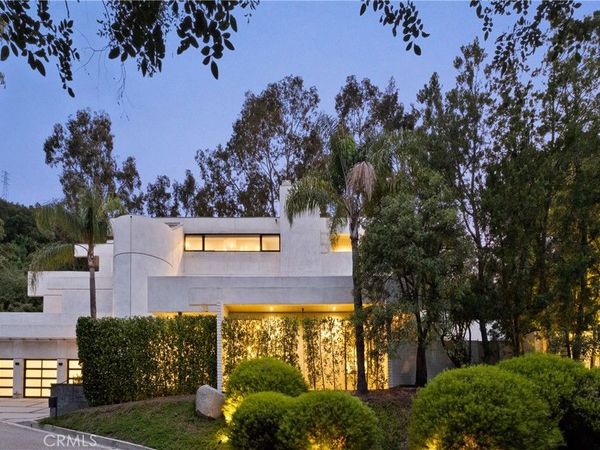 11210 Briarcliff Lane , Studio City, CA 91604