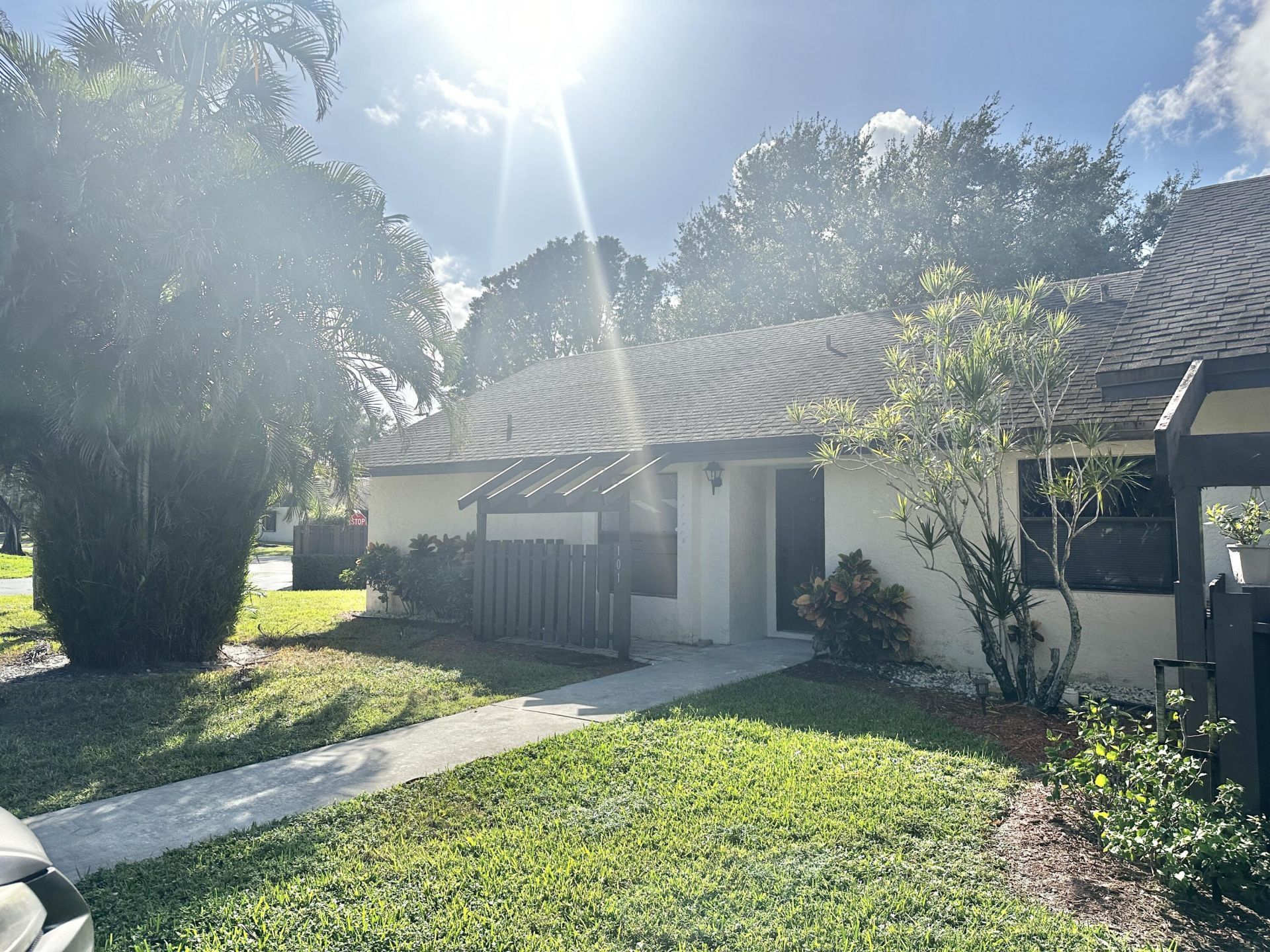 101 VÃ­a De Casas Norte, Boynton Beach, FL 33426 Photo