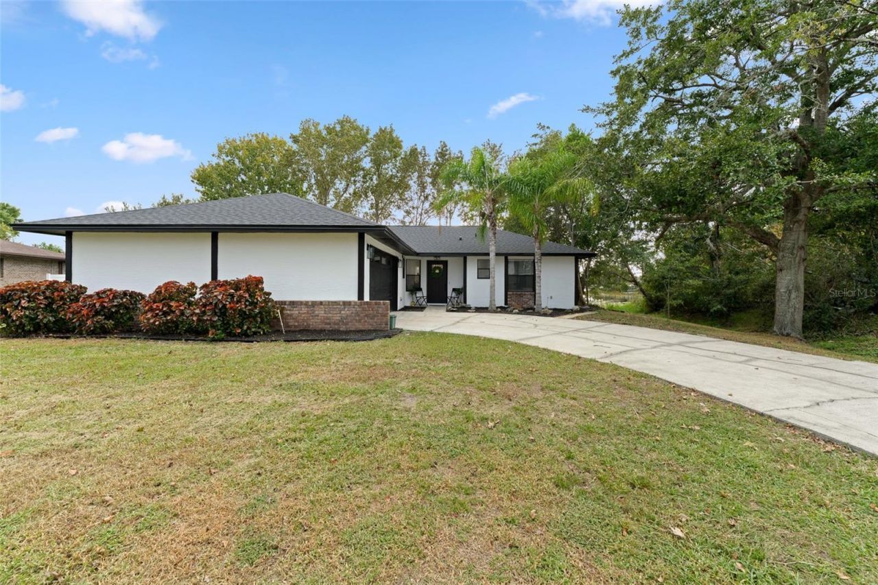 1072 Peak Circle , Deltona, FL 32738 Main Photo