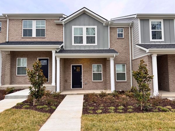 204 Douglas Bend Rd , Unit 102, Gallatin, TN 37066