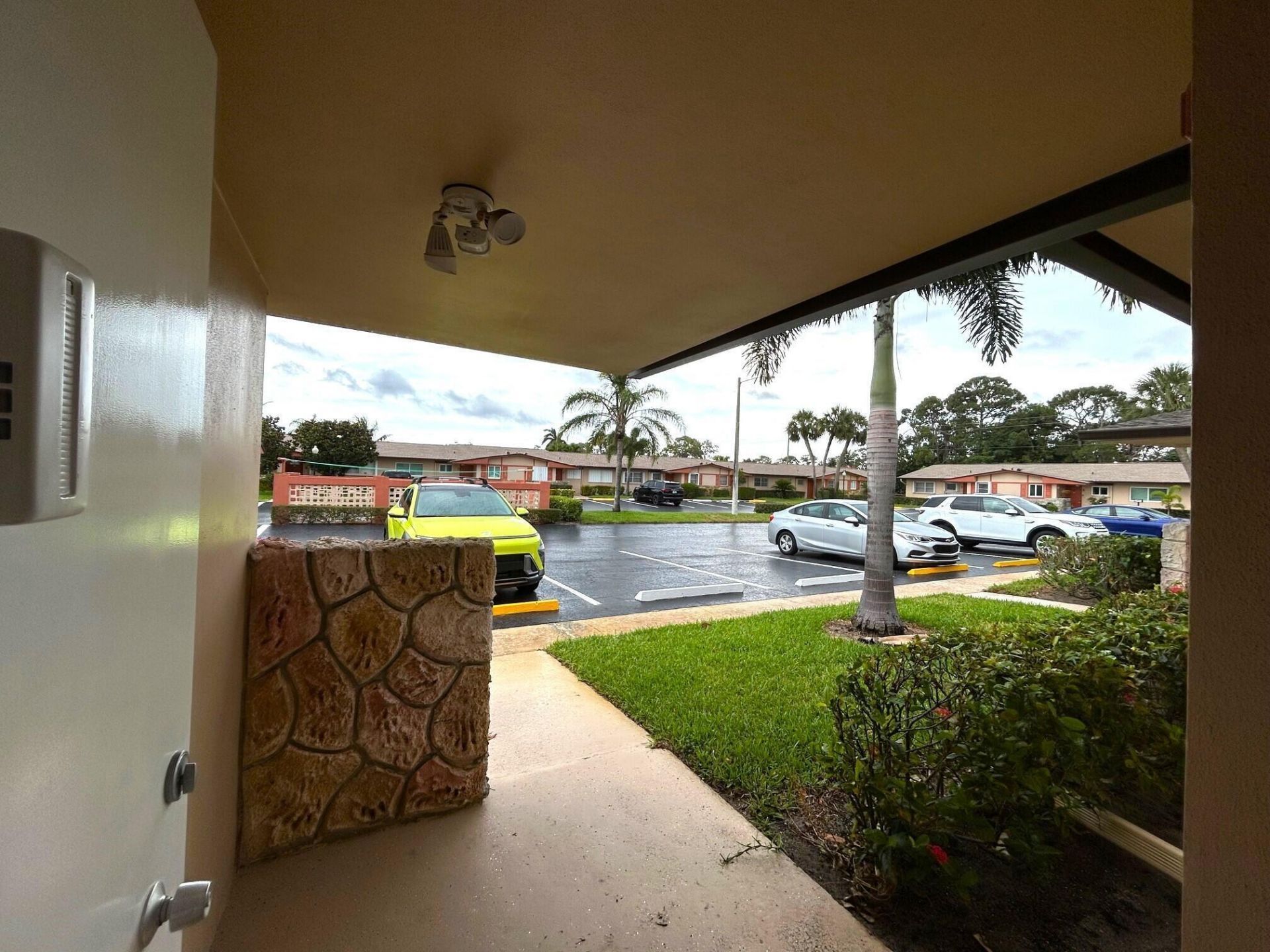 2955 Crosley Drive W, Unit F, West Palm Beach, FL 33415 Photo