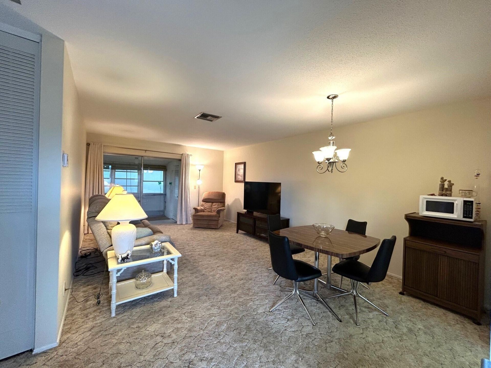 2955 Crosley Drive W, Unit F, West Palm Beach, FL 33415 Photo