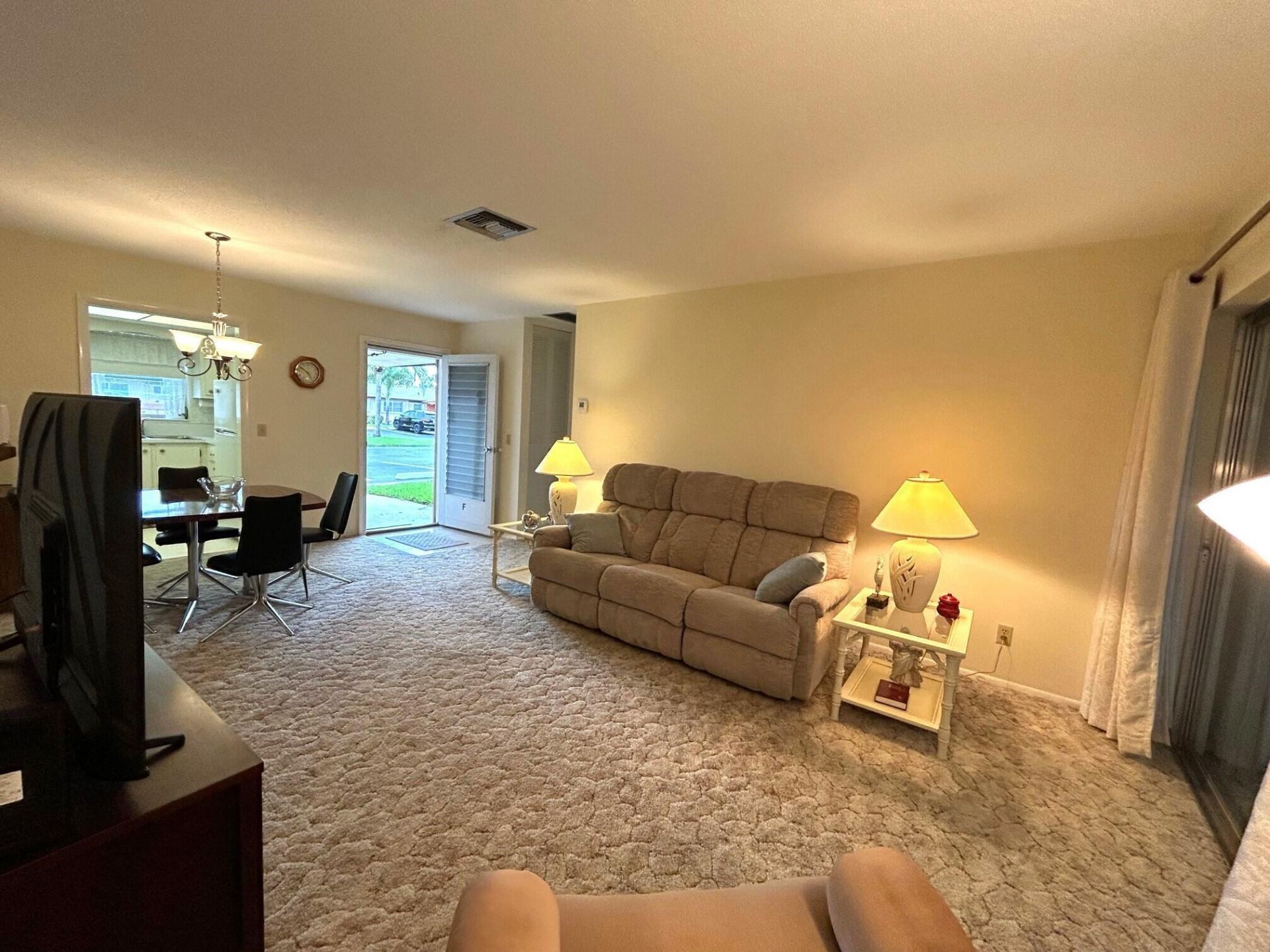 2955 Crosley Drive W, Unit F, West Palm Beach, FL 33415 Photo