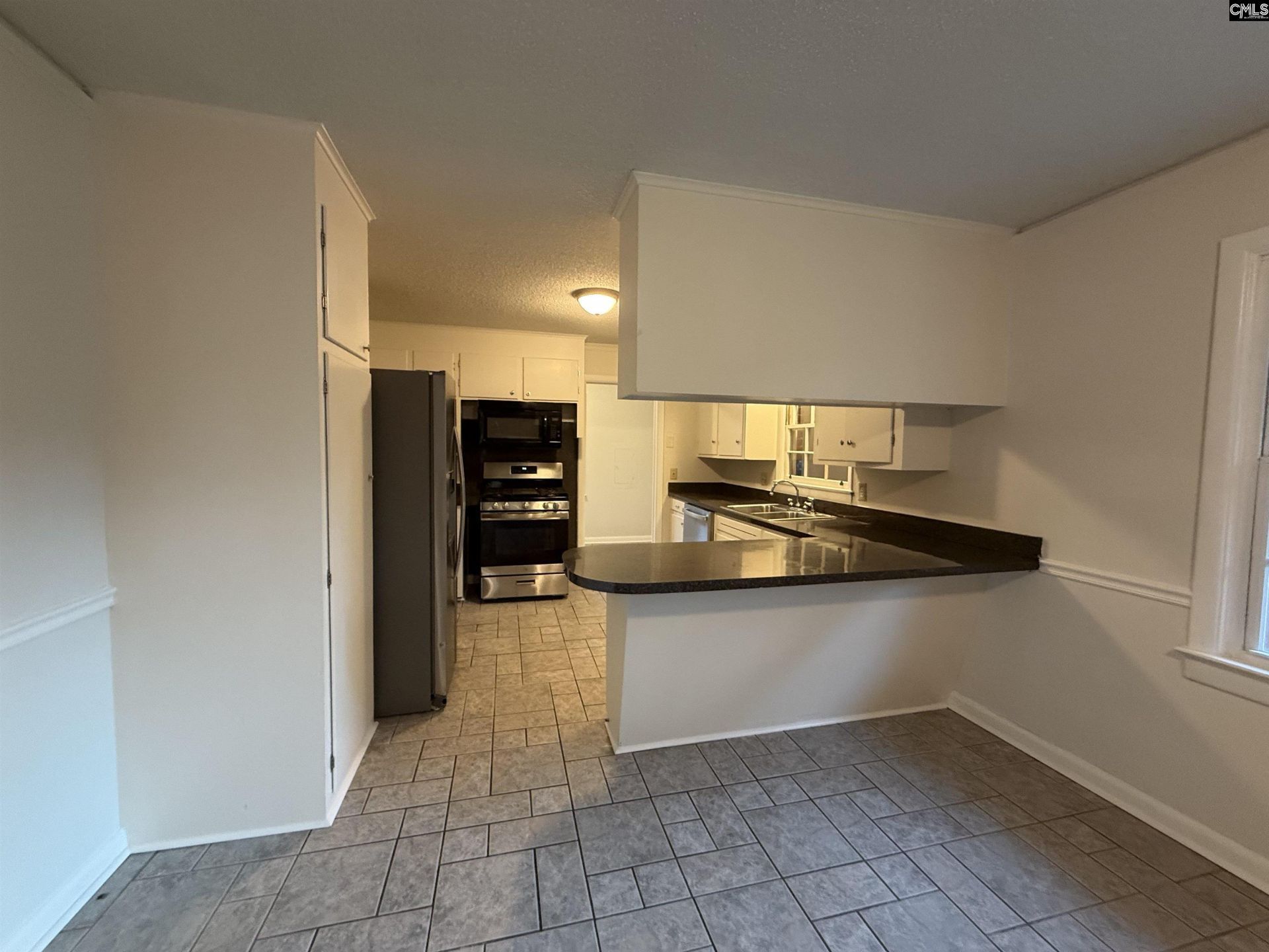 539 Romford Road  Photo 8