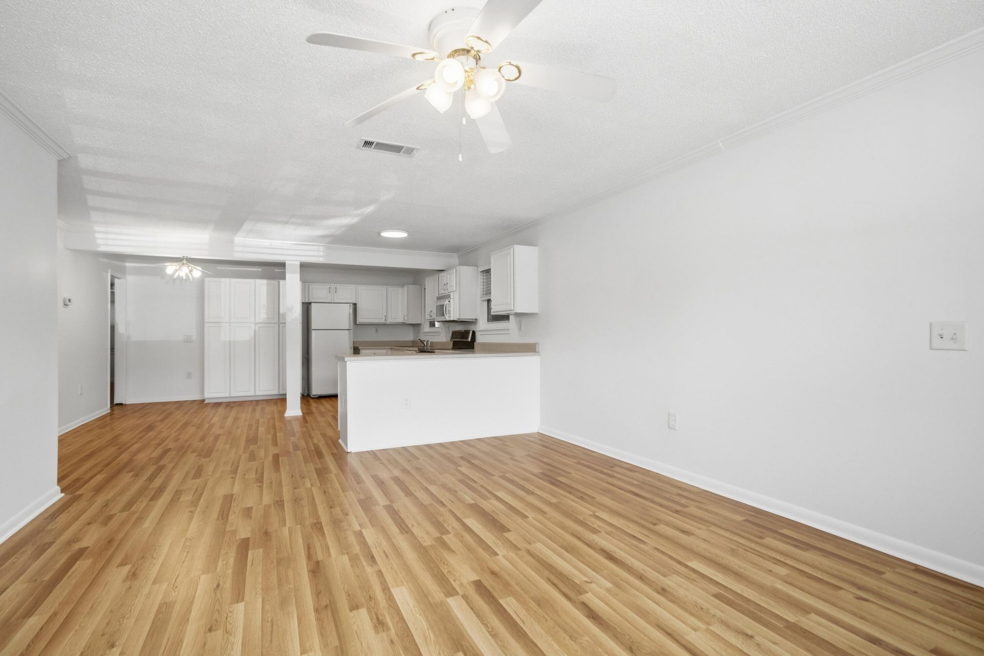 415 Parkdale Drive Photo 11