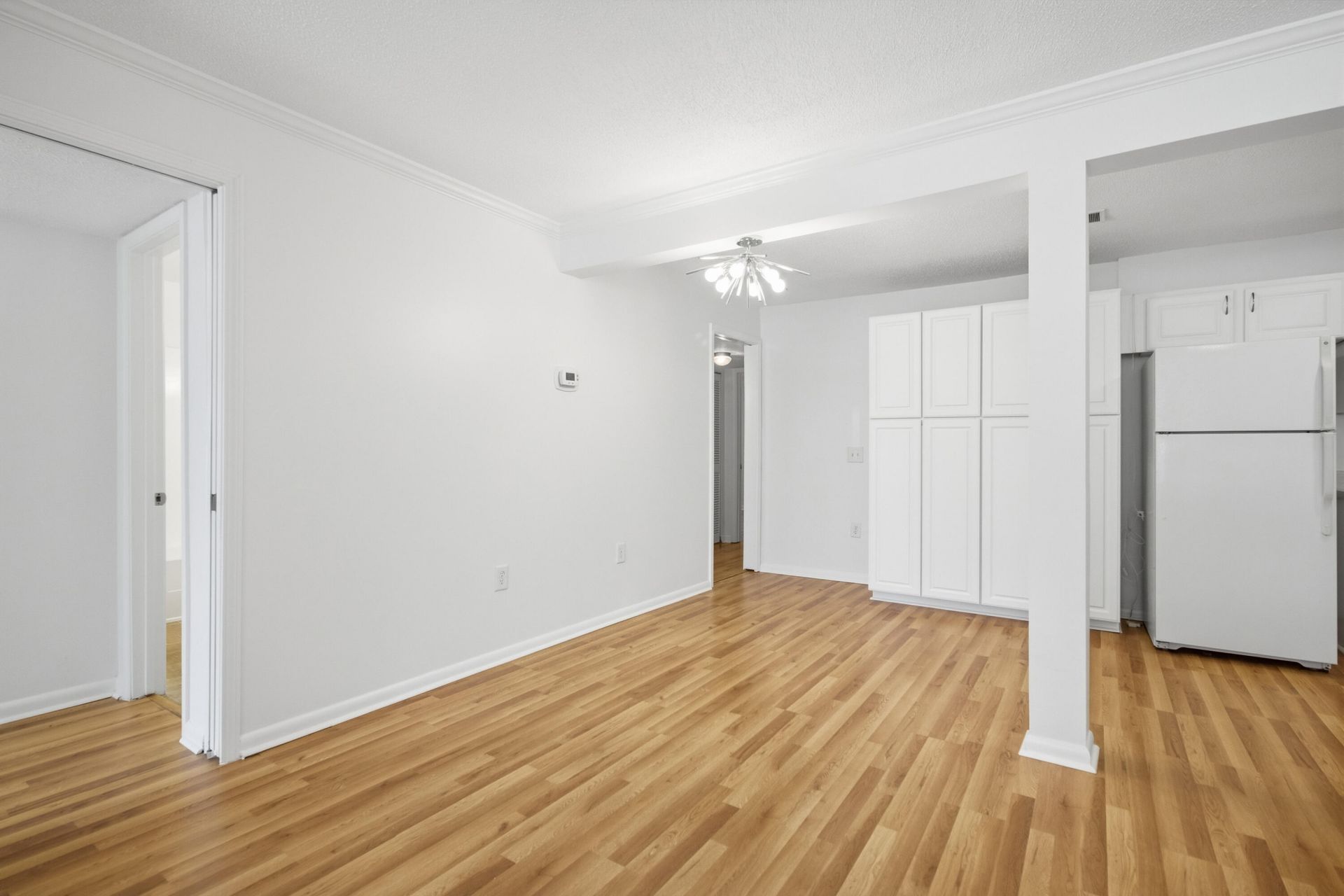 415 Parkdale Drive Photo 16