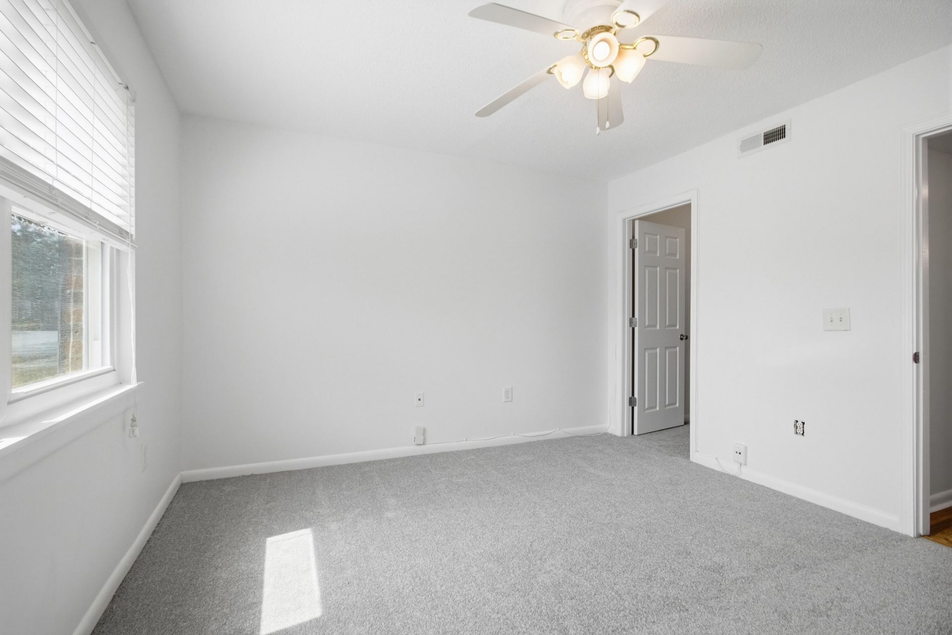 415 Parkdale Drive Photo 19