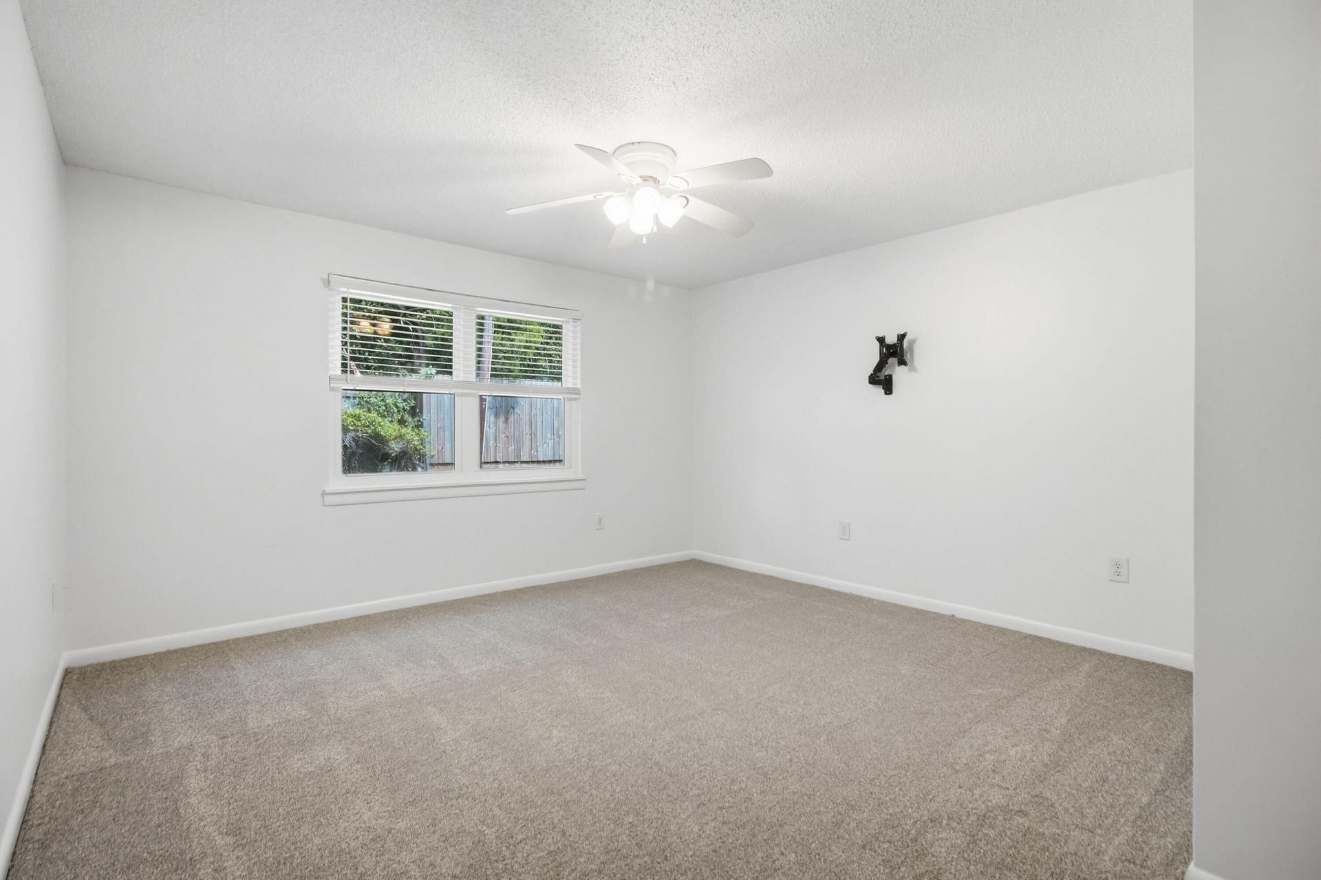 415 Parkdale Drive Photo 26