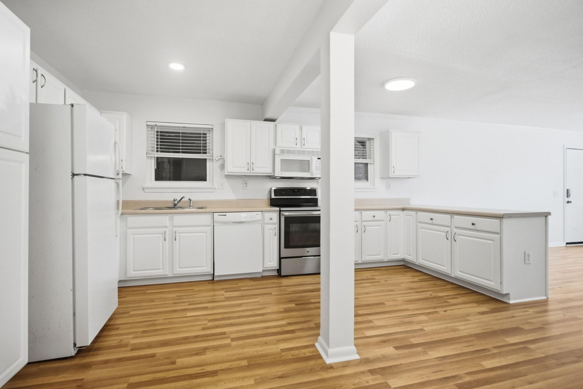 415 Parkdale Drive Photo 31