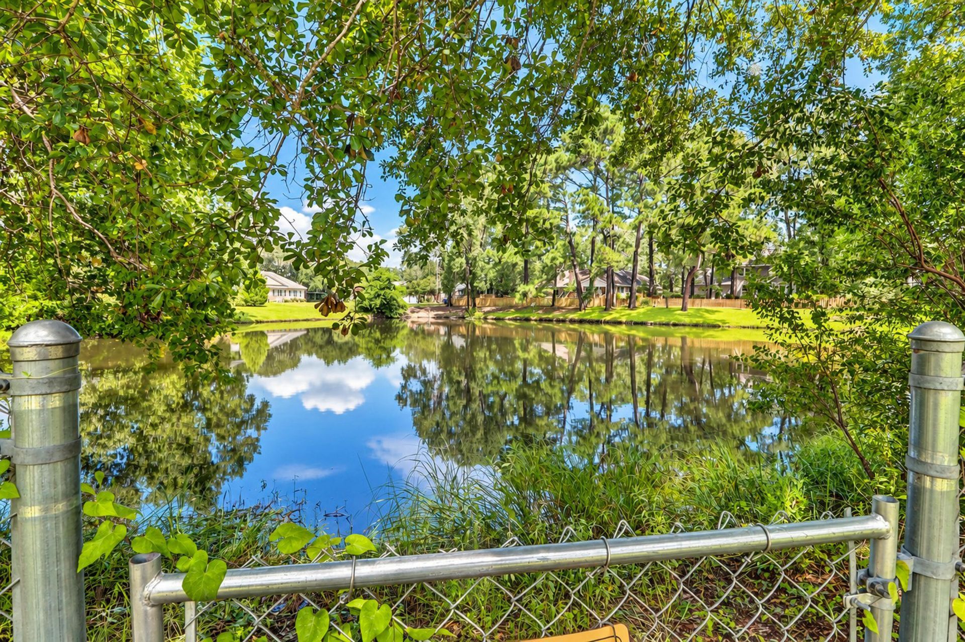 415 Parkdale Drive Photo 37