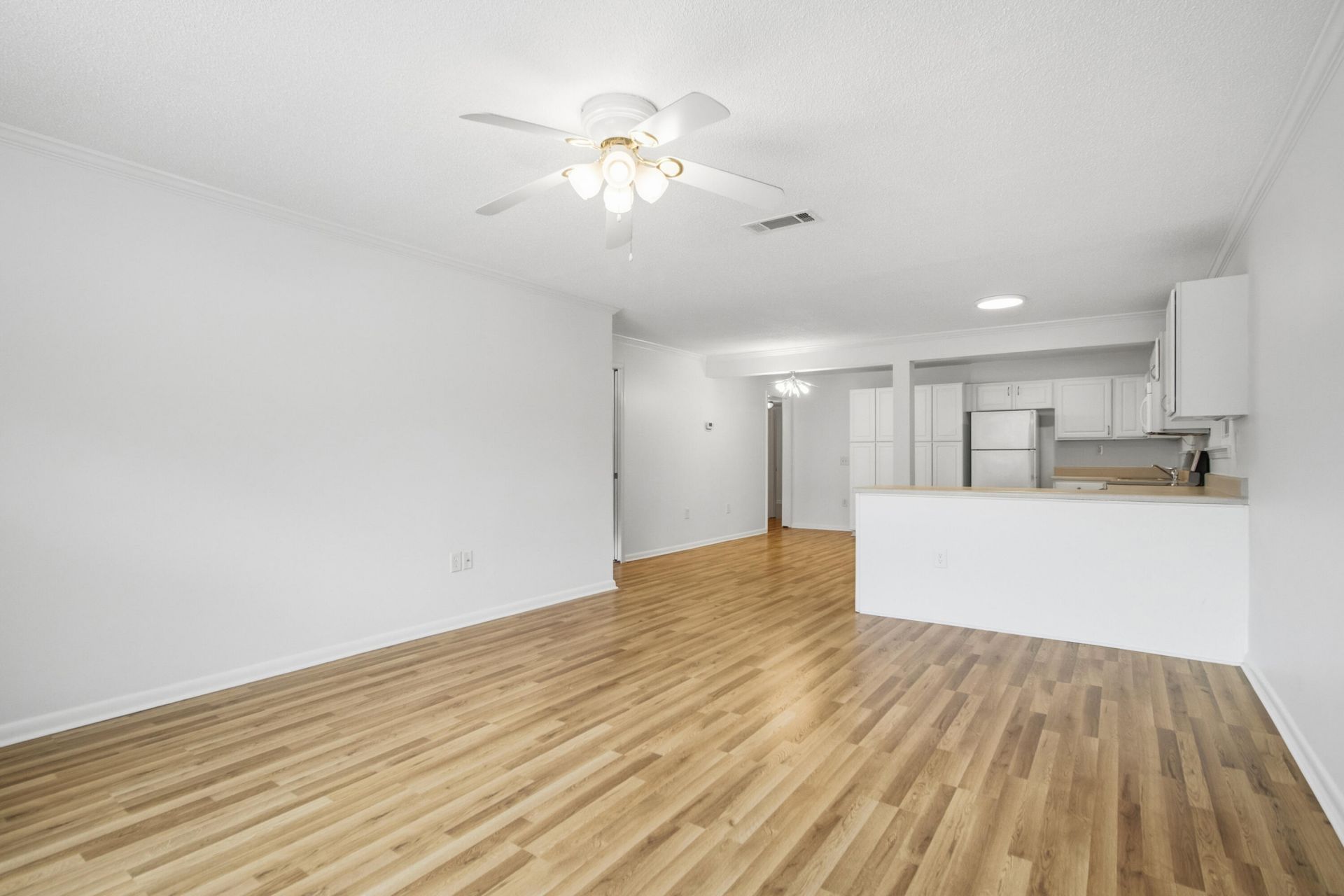 415 Parkdale Drive Photo 8