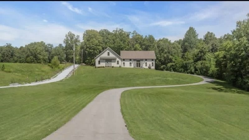 712 Highway 48 S, Dickson, TN 37055 Main Photo