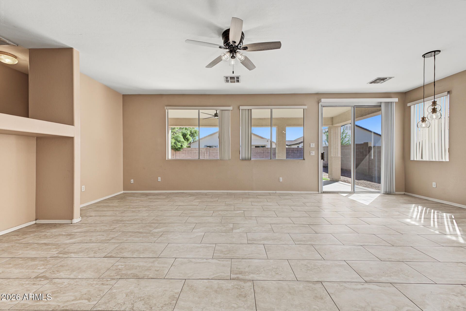 9433 E Kiva Avenue, Mesa, AZ 85209 Main Photo