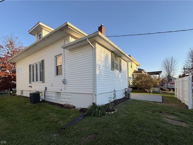 823 Oakland Boulevard , Cambridge, OH 43725 Photo 20