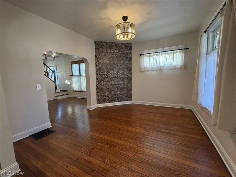 823 Oakland Boulevard , Cambridge, OH 43725 Photo 5