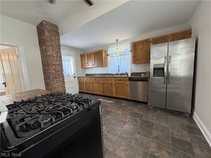 823 Oakland Boulevard , Cambridge, OH 43725 Photo 9