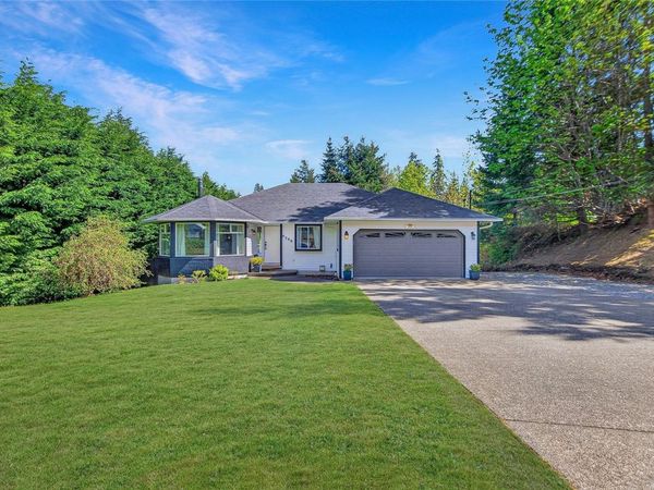 4306 Briardale Rd, Royston, BC V9N 9R7