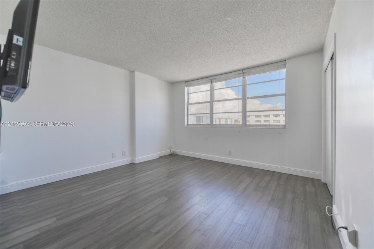 3161 S Ocean Dr, Unit 902, Hallandale Beach, FL 33009 Photo