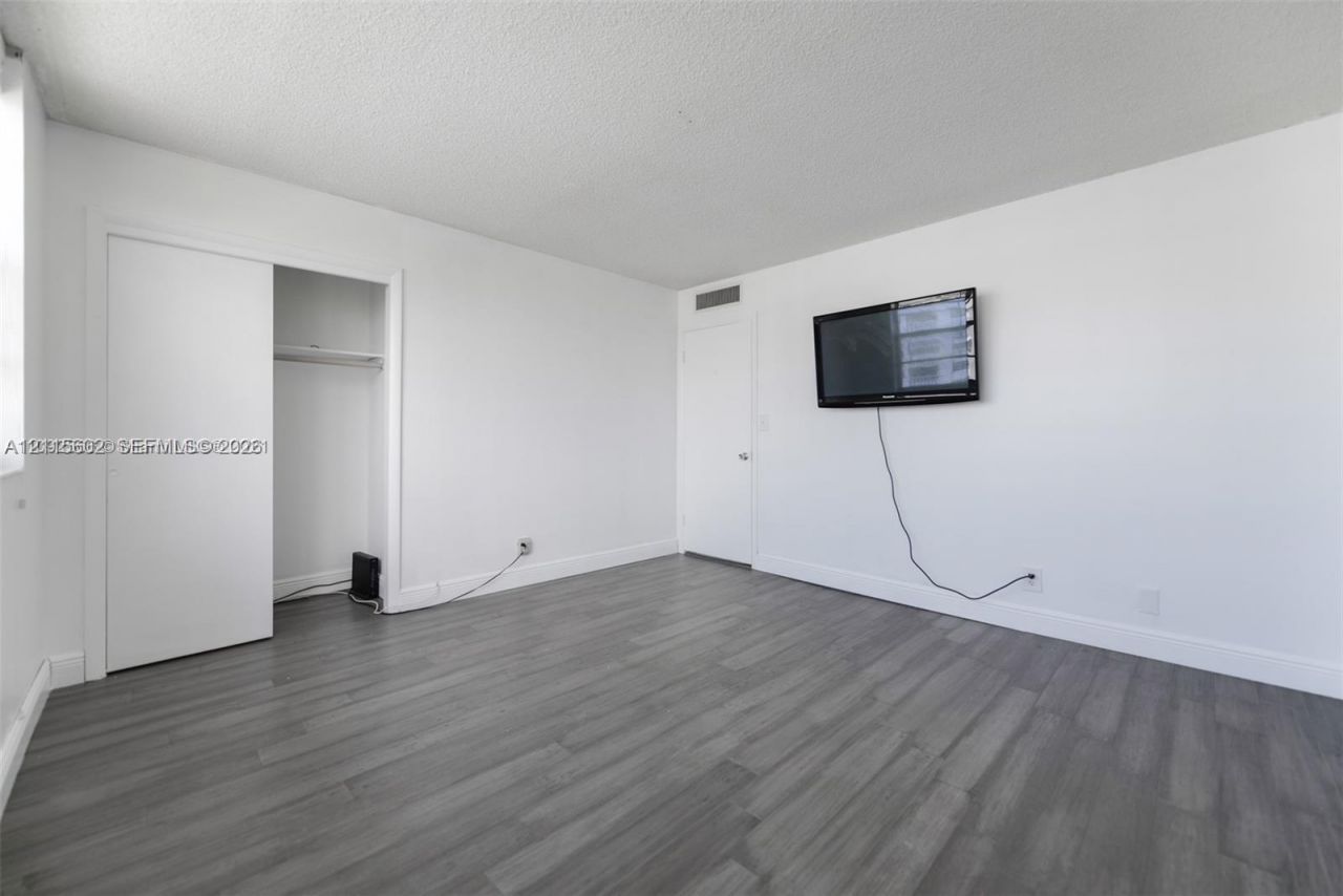 3161 S Ocean Dr, Unit 902, Hallandale Beach, FL 33009 Photo