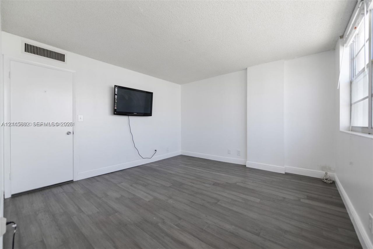 3161 S Ocean Dr, Unit 902, Hallandale Beach, FL 33009 Photo