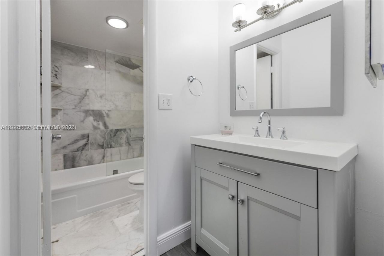 3161 S Ocean Dr, Unit 902, Hallandale Beach, FL 33009 Photo
