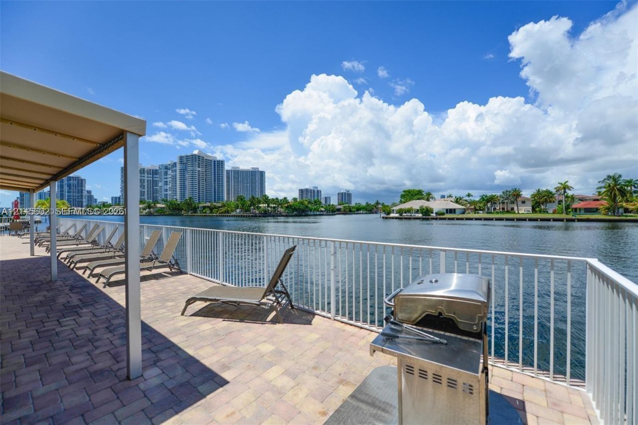 3161 S Ocean Dr, Unit 902, Hallandale Beach, FL 33009 Photo