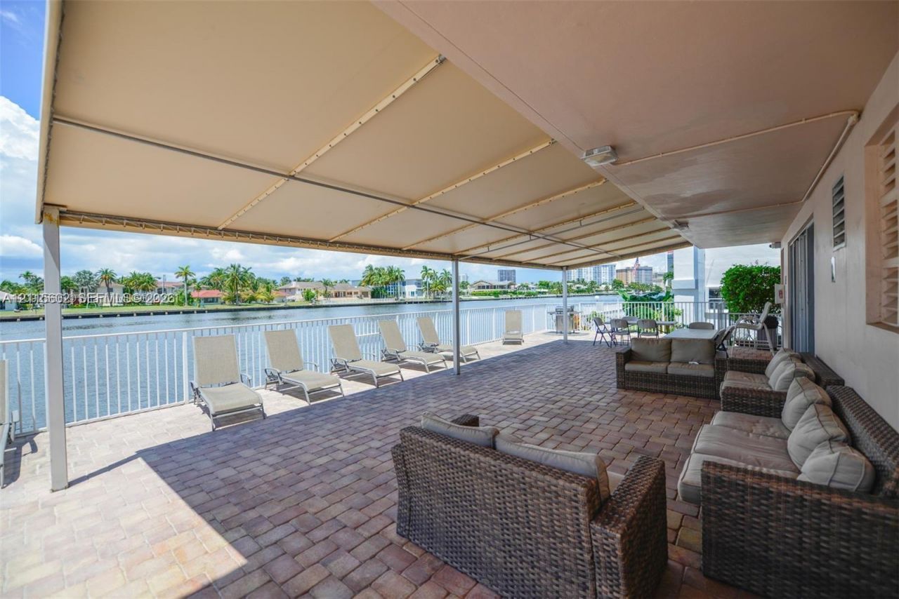 3161 S Ocean Dr, Unit 902, Hallandale Beach, FL 33009 Photo