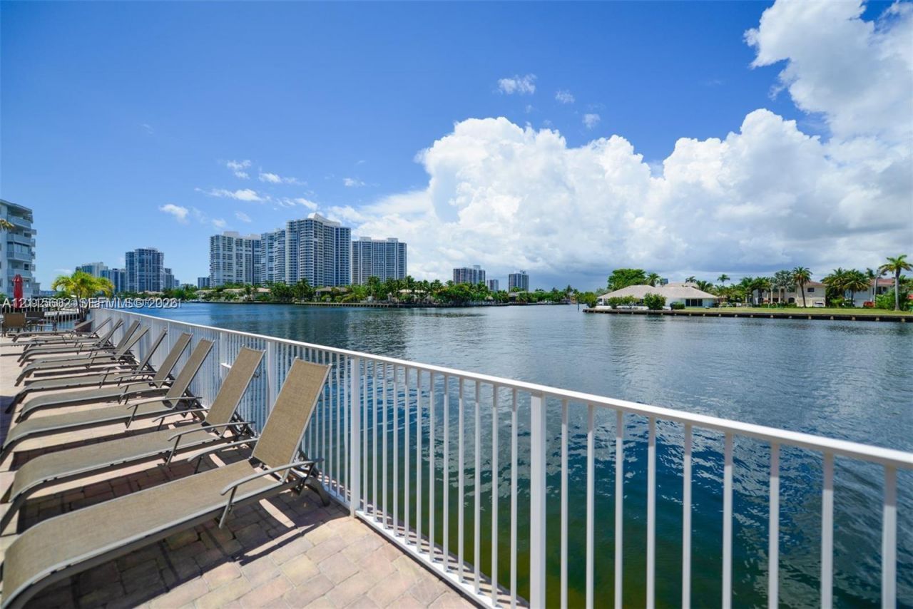 3161 S Ocean Dr, Unit 902, Hallandale Beach, FL 33009 Photo