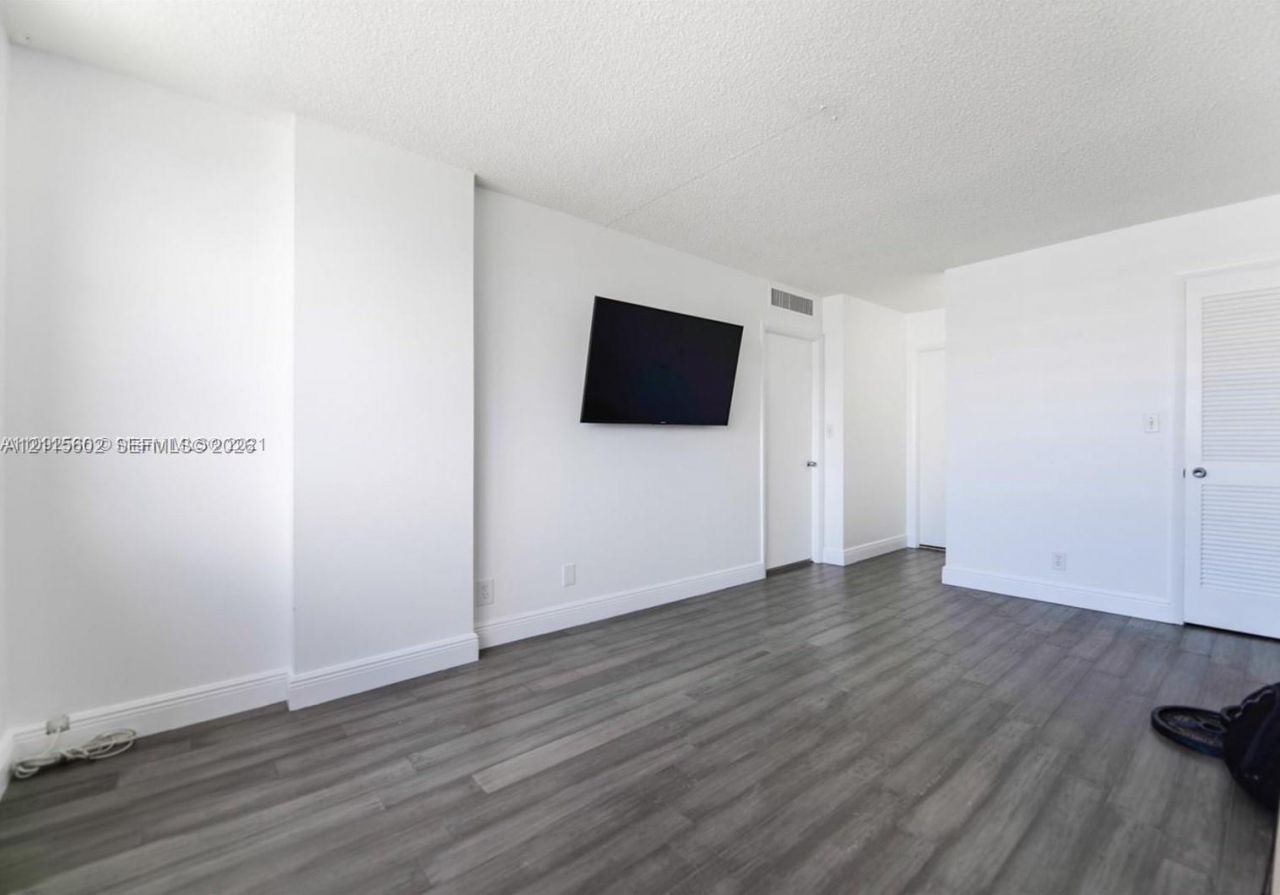 3161 S Ocean Dr, Unit 902, Hallandale Beach, FL 33009 Photo