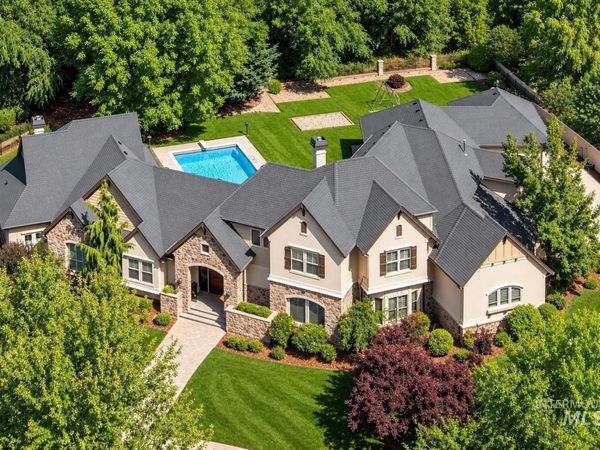 1450 E Covey Run Ct, Eagle, ID 83616