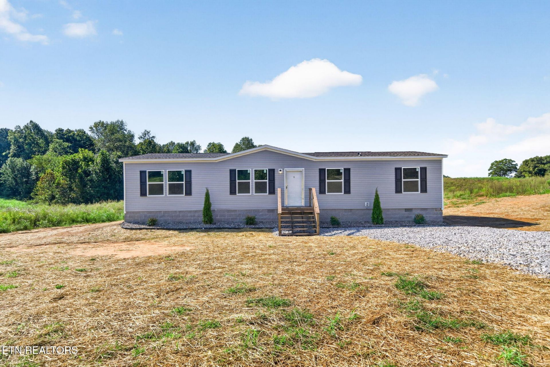 197 Petty Rd , Sparta, TN 38583 Main Photo