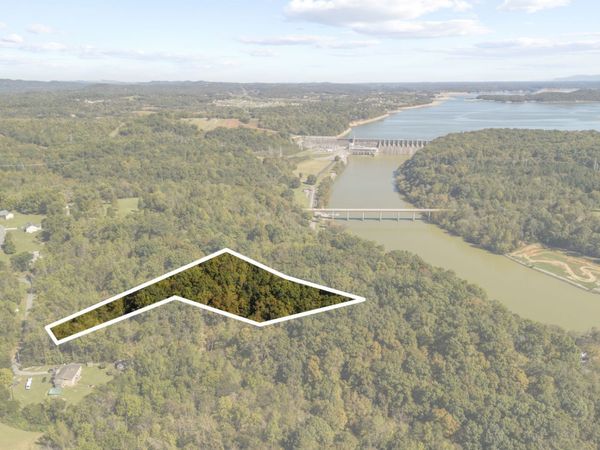 2 Roberts Road , Kodak, TN 37764