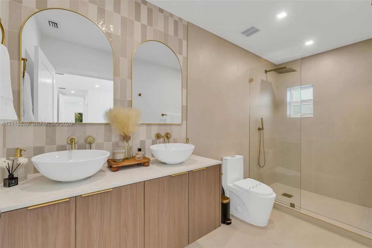 381 SE 6th Ter , Pompano Beach, FL 33060 Photo