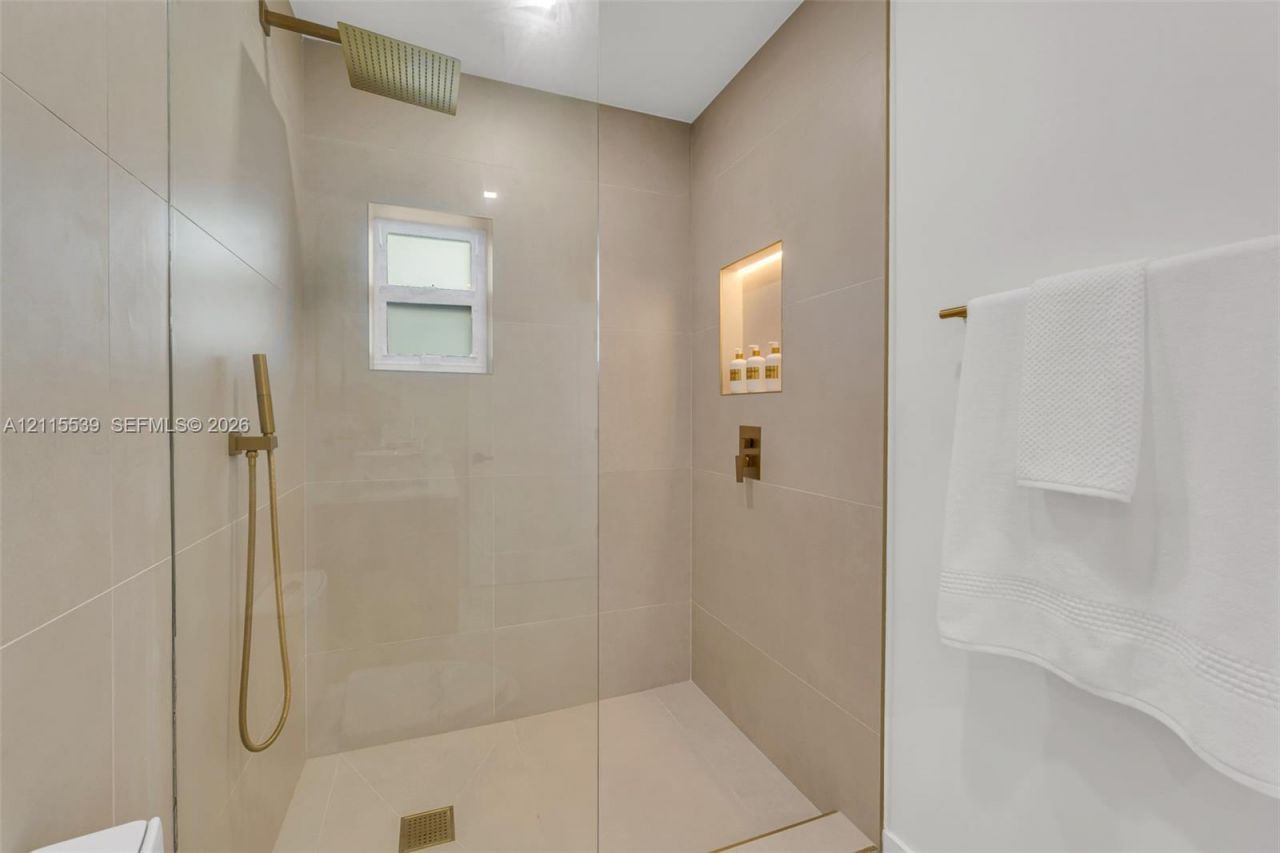 381 SE 6th Ter , Pompano Beach, FL 33060 Photo