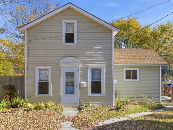 10 School Street , Le Roy, NY 14482