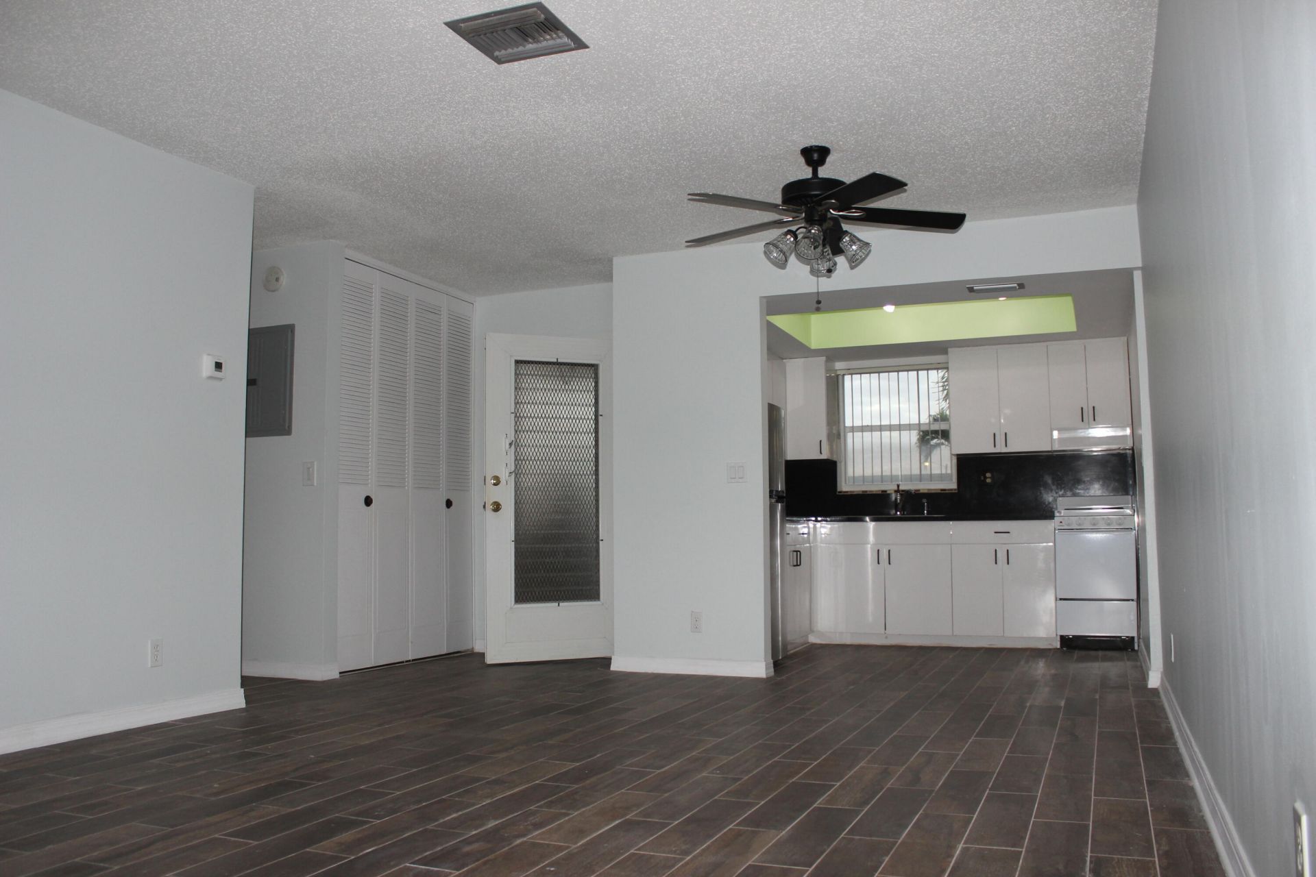 2731 E Emory Drive E, Unit D, West Palm Beach, FL 33415 Photo